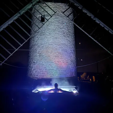 Les Curies - Ludogite, Et Moulin Avec Piscine 펜션 Aujols